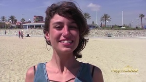 młoda japonka wzięta na dwa kutasy