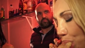 numerek z dwiema trzydziestolatkami